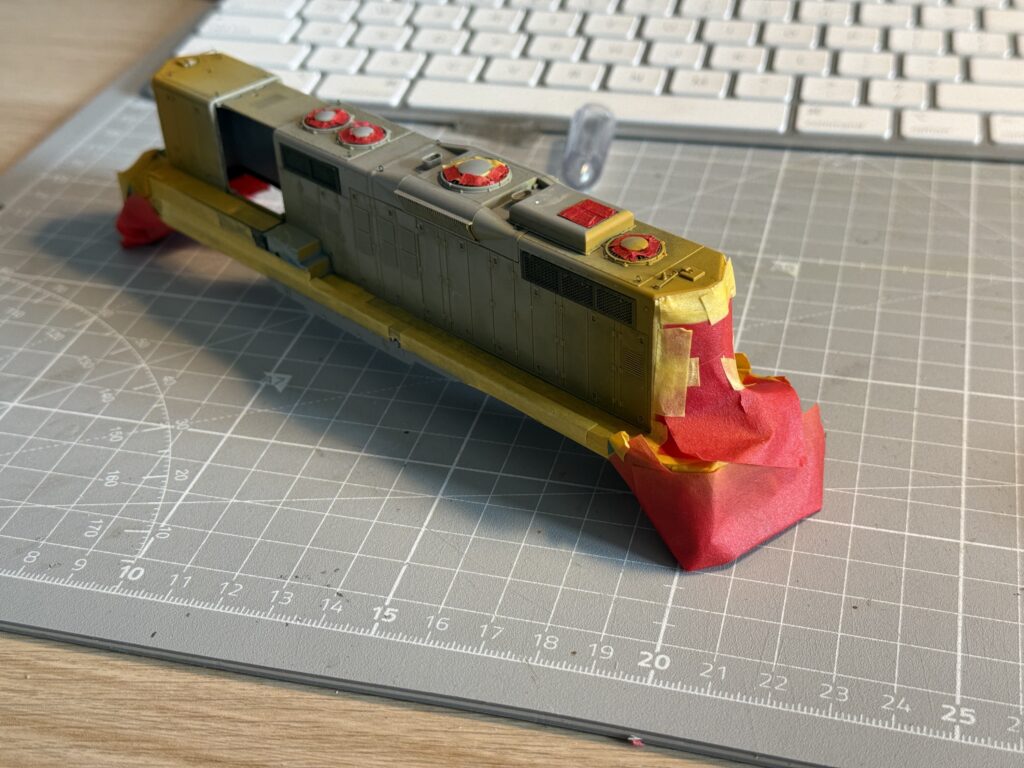 Repainting a GP9, ready from main shell color.