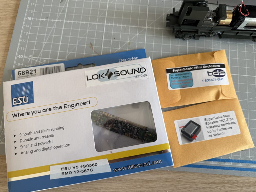 ESU Loksound 5 Direct with integrated PowerPack (keep-alive) DCC decoder