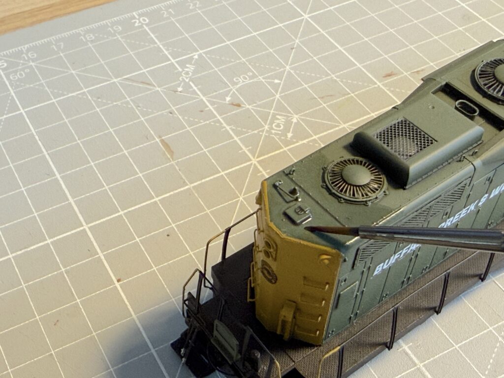 Dark wash on the roof details