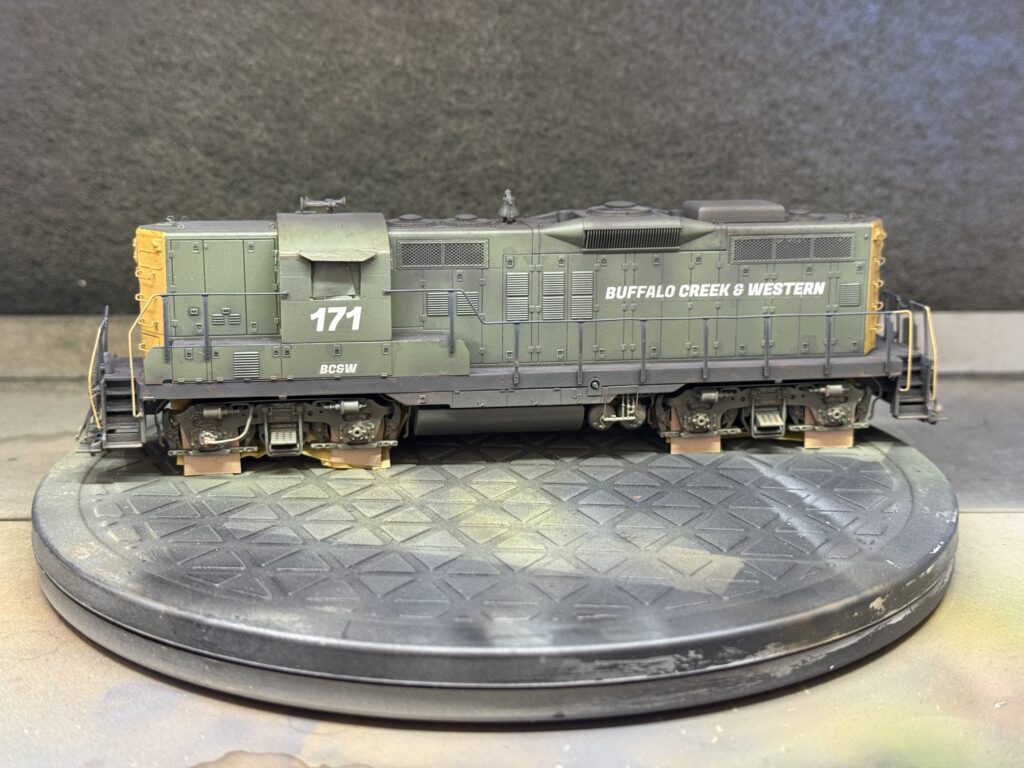 Weathering a locomotive: trucks and underbody