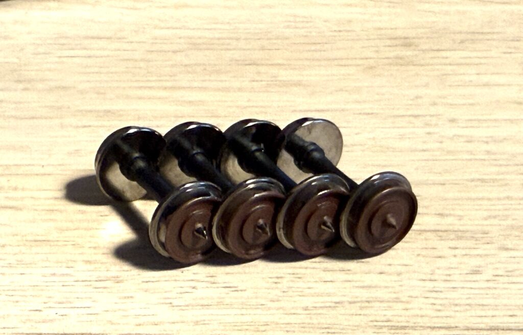 Weathering a covered hoppers, wheels painted