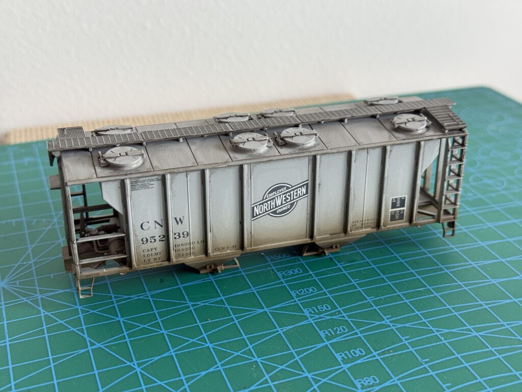 Weathering a covered hopper: sides wash