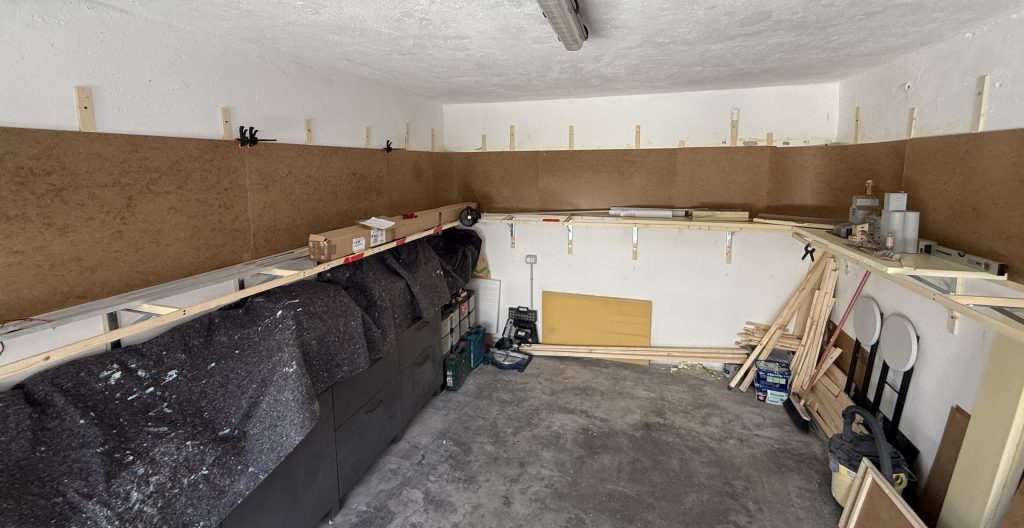 Benchwork construction